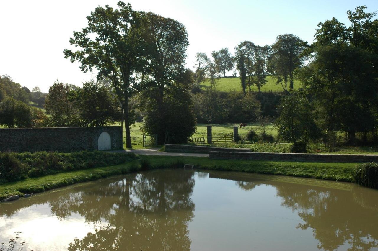 Manoir Du Mesnil De Bas Brehal